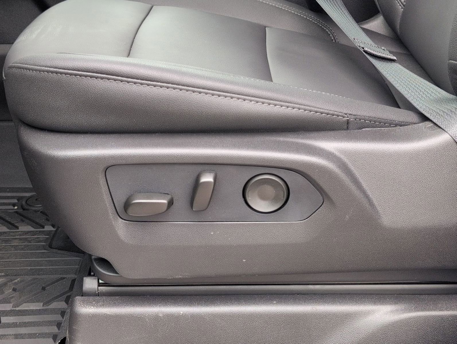 New 2026 Chevrolet Silverado 1500 LT image 14