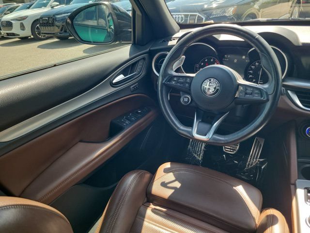 Used 2021 Alfa Romeo Stelvio Ti Sport AWD/4WD image 16