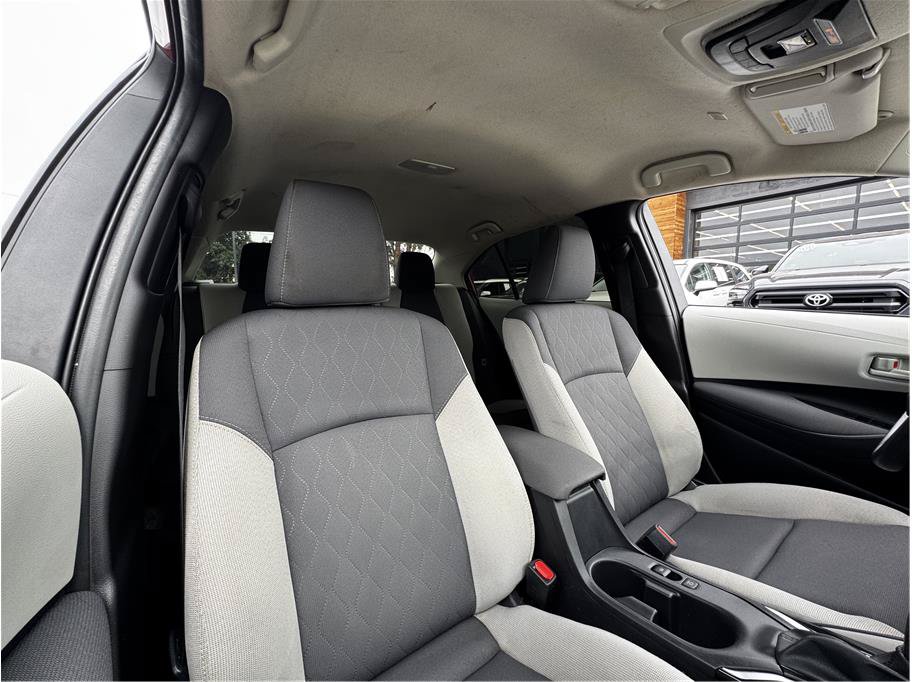 Used 2025 Toyota Corolla LE FWD image 15