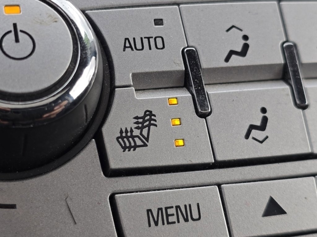 Used 2016 Chevrolet Equinox LT w/ Convenience Package image 6