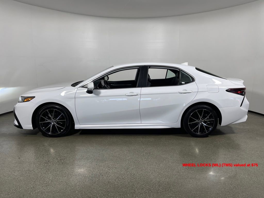 Used 2024 Toyota Camry SE image 6