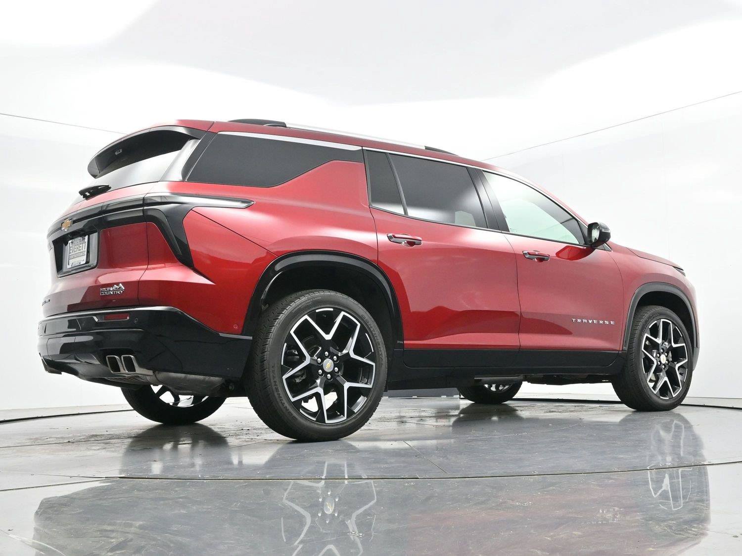 Used 2025 Chevrolet Traverse High Country AWD/4WD image 56