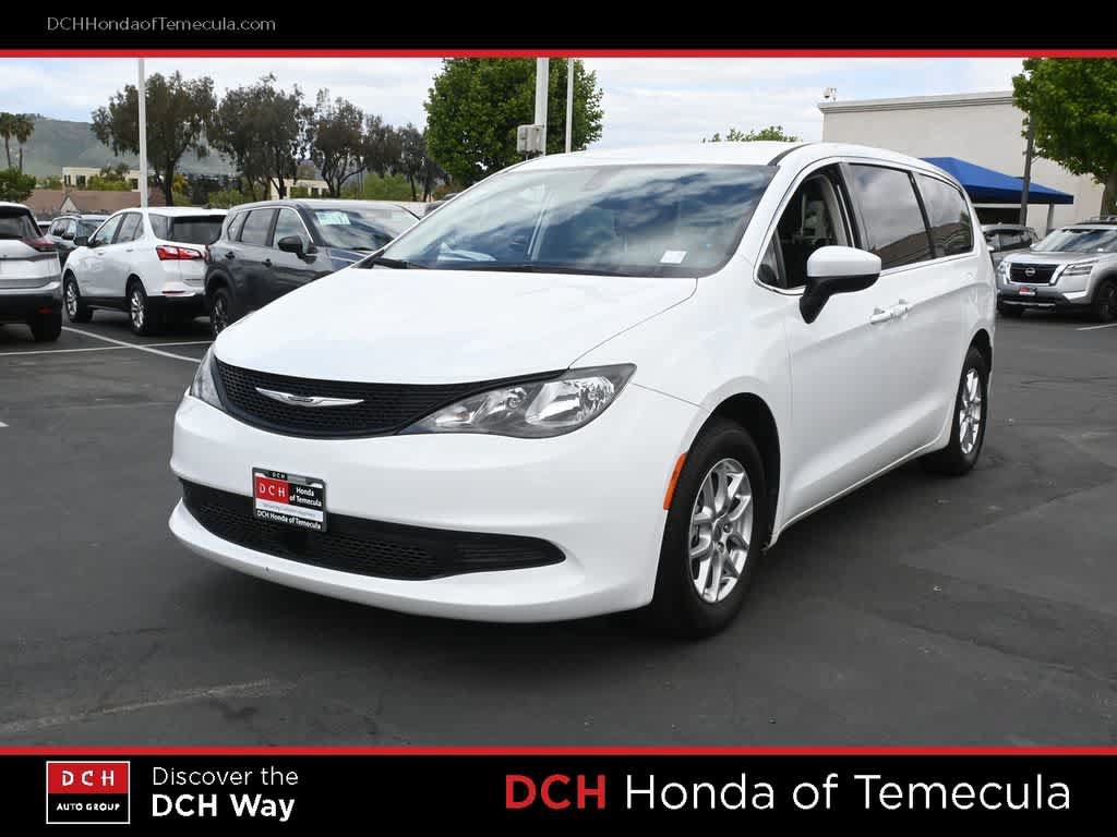 Used 2022 Chrysler Voyager LX FWD image 1