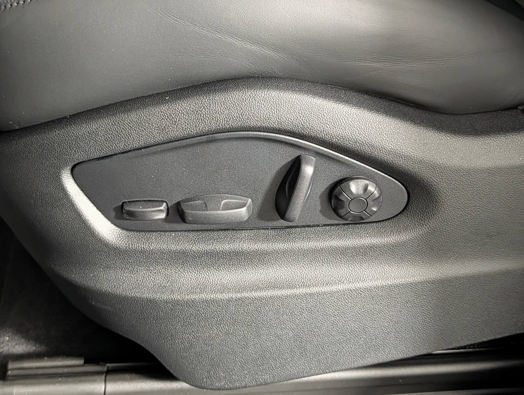 New 2026 Porsche Cayenne Turbo AWD/4WD image 29