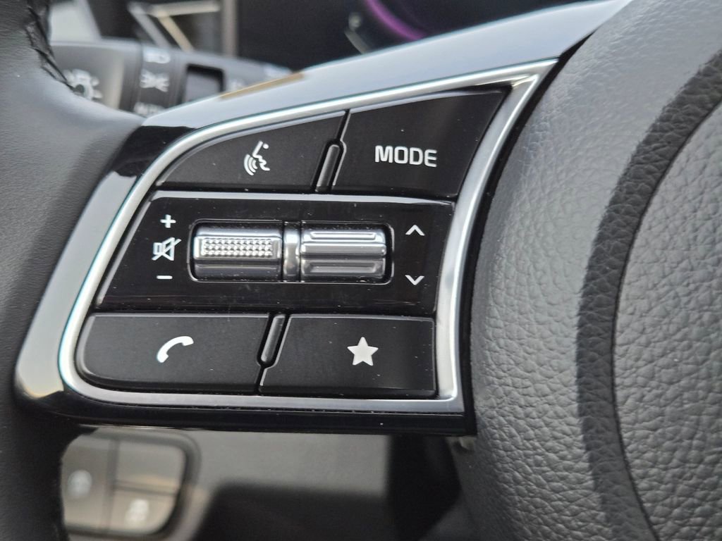 Certified 2025 Kia Seltos S FWD image 23