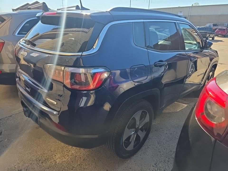 Used 2017 Jeep Compass Latitude w/ Popular Equipment Group AWD/4WD image 4