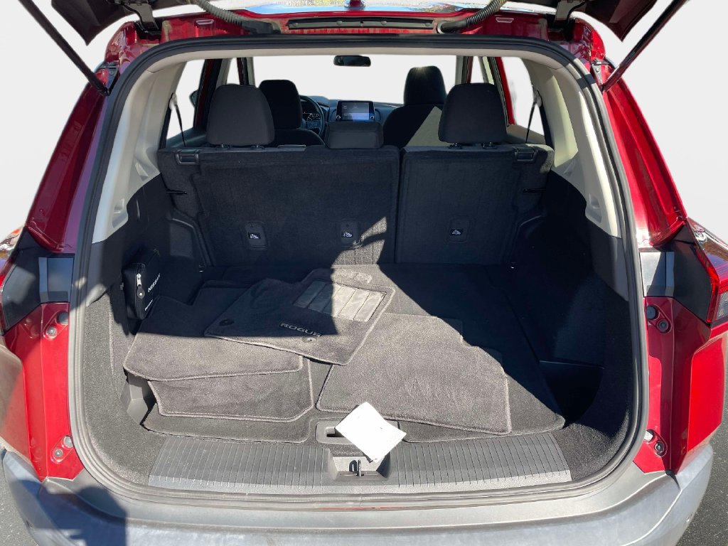 Used 2023 Nissan Rogue SV AWD/4WD image 14