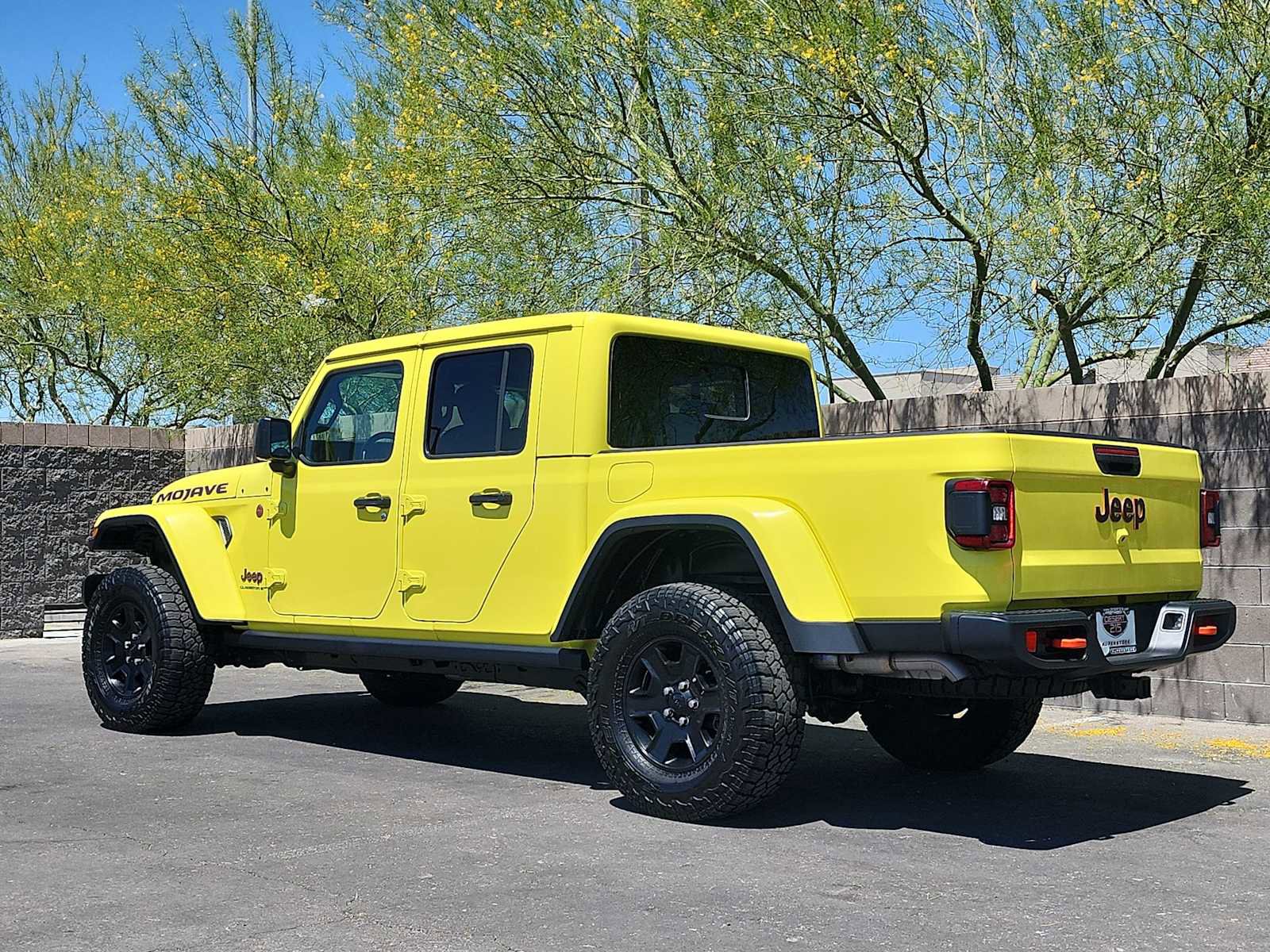 Used 2023 Jeep Gladiator Mojave w/ LED Lighting Group AWD/4WD image 7