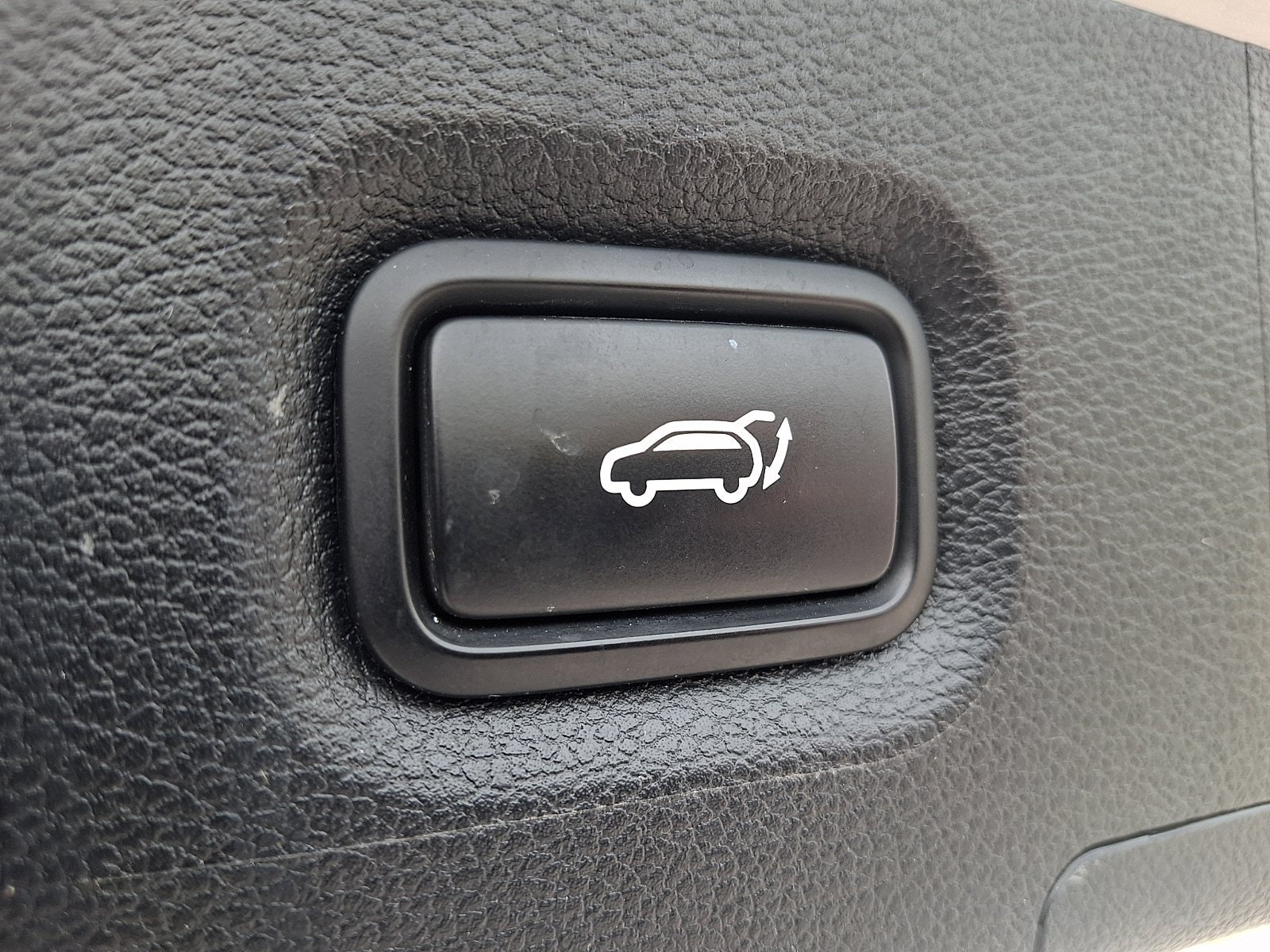 Used 2020 Hyundai Santa Fe Limited FWD image 31