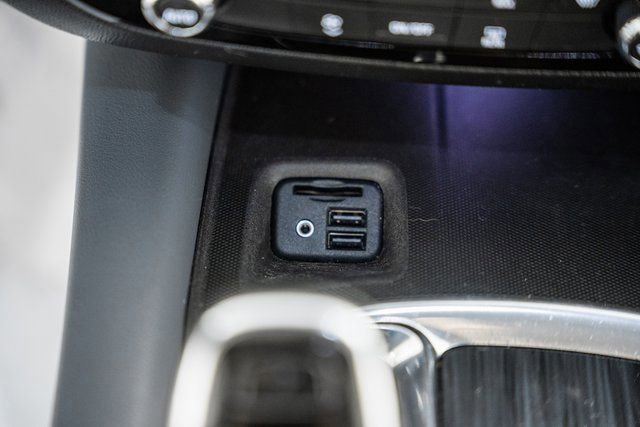 Used 2020 Buick Enclave Essence image 26