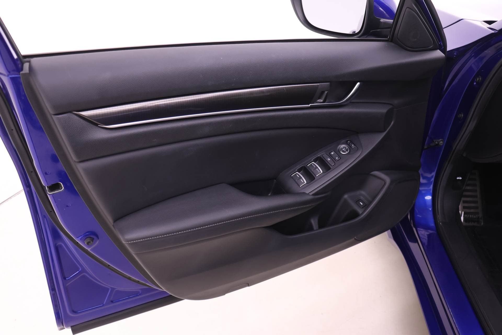 Used 2019 Honda Accord Sport image 9