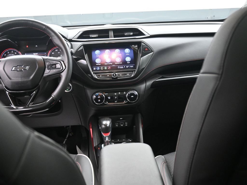 Used 2023 Chevrolet TrailBlazer RS w/ Sun and Liftgate Package image 13