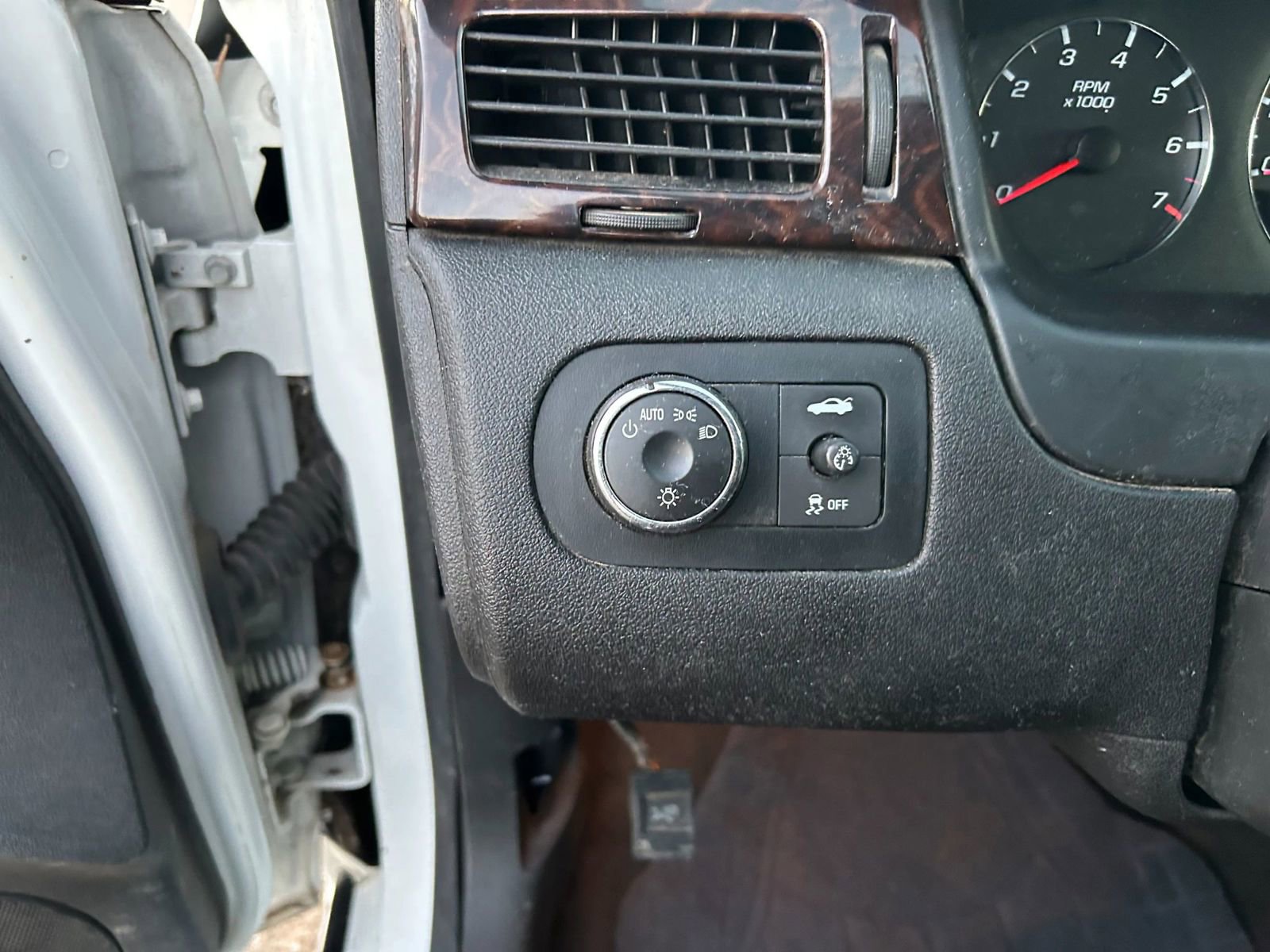 Used 2014 Chevrolet Impala LT image 13