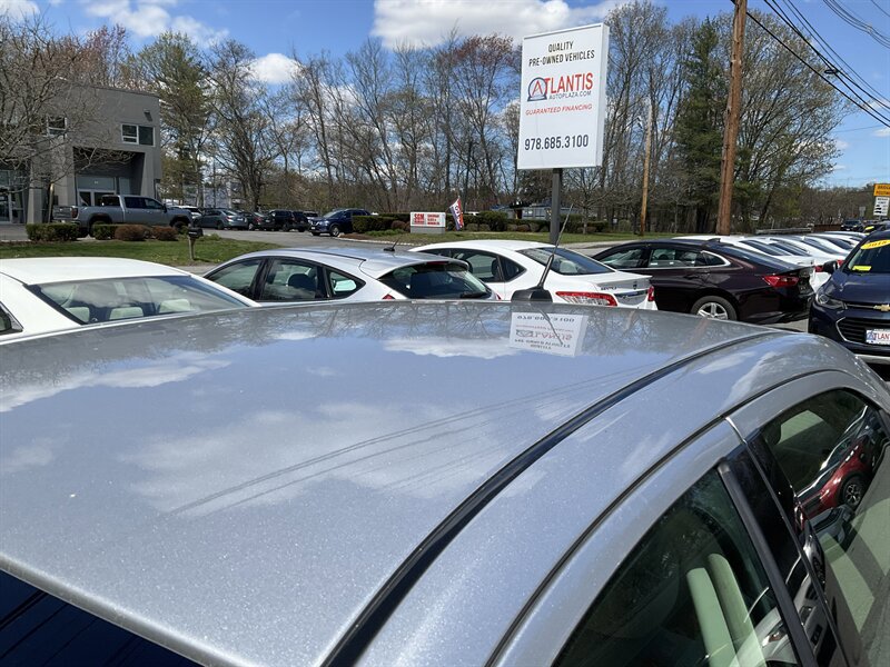 Used 2012 Ford Fusion Hybrid FWD image 10