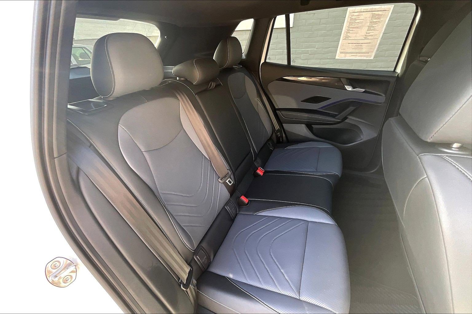 Certified 2025 Volkswagen Tiguan SE R-Line AWD/4WD image 26