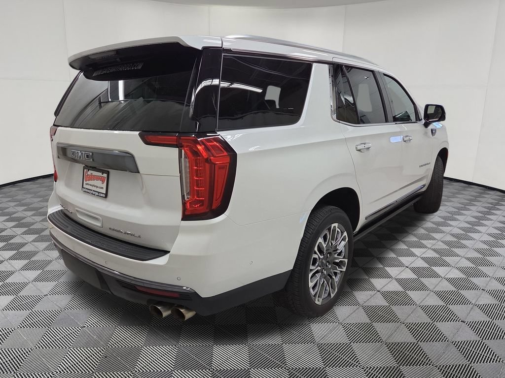 Used 2023 GMC Yukon Denali Ultimate w/ LPO, Floor Liner Package AWD/4WD image 8