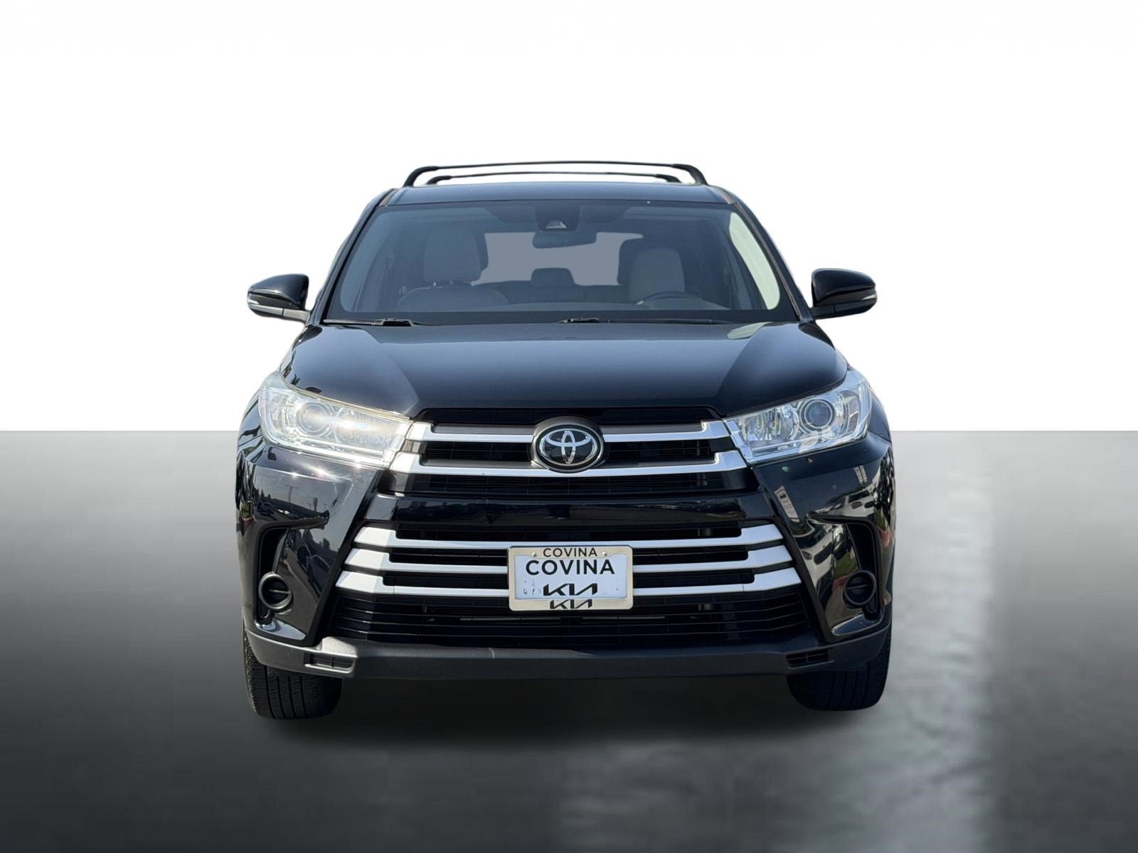 Used 2019 Toyota Highlander LE FWD image 3