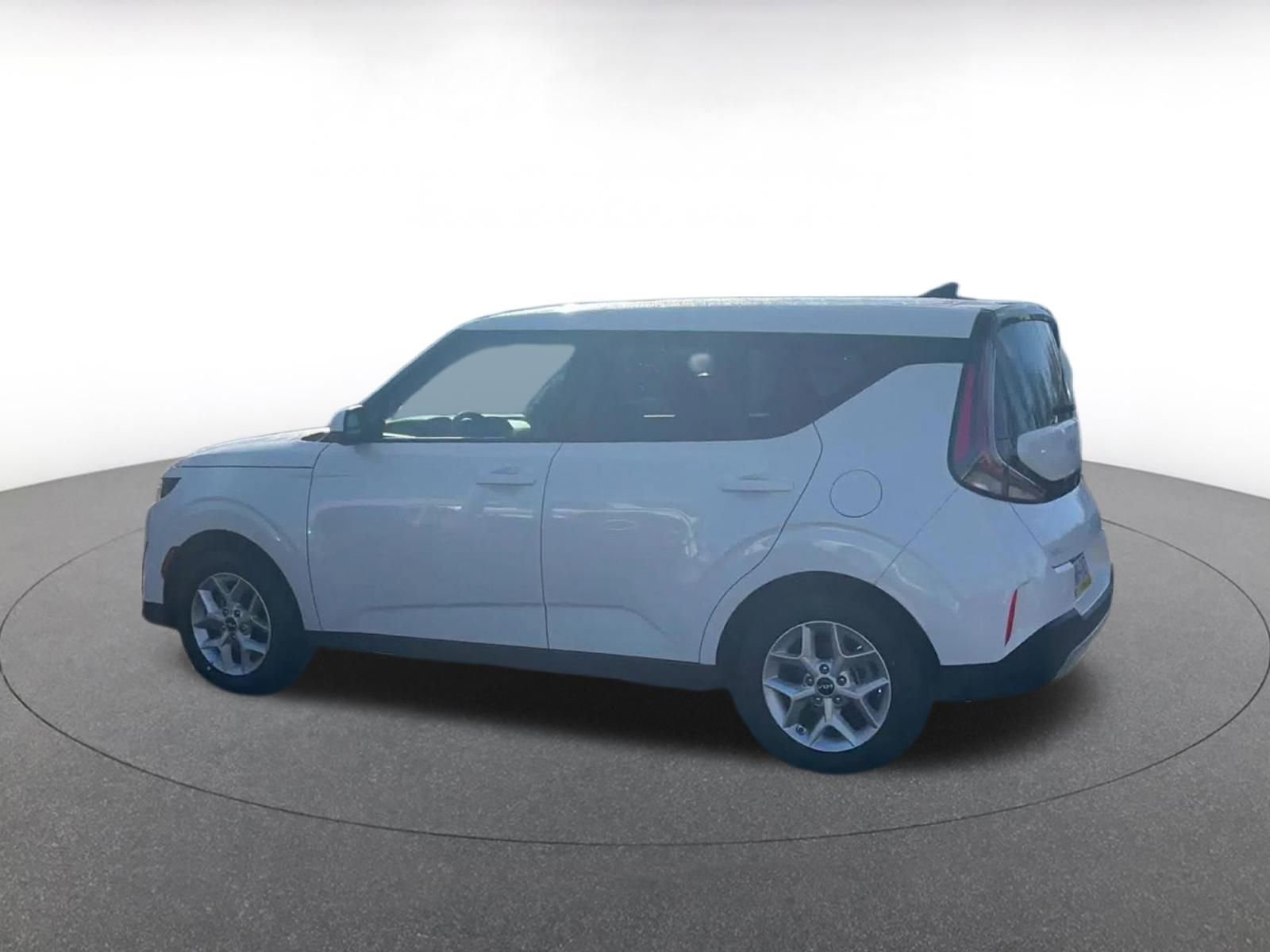 Used 2025 Kia Soul LX w/ LX Technology Package image 10