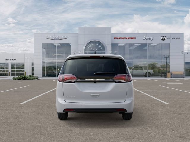 New 2025 Chrysler Voyager LX image 5