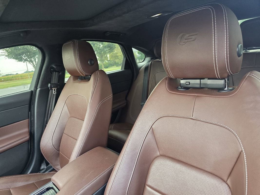 Used 2019 Jaguar XF S image 12