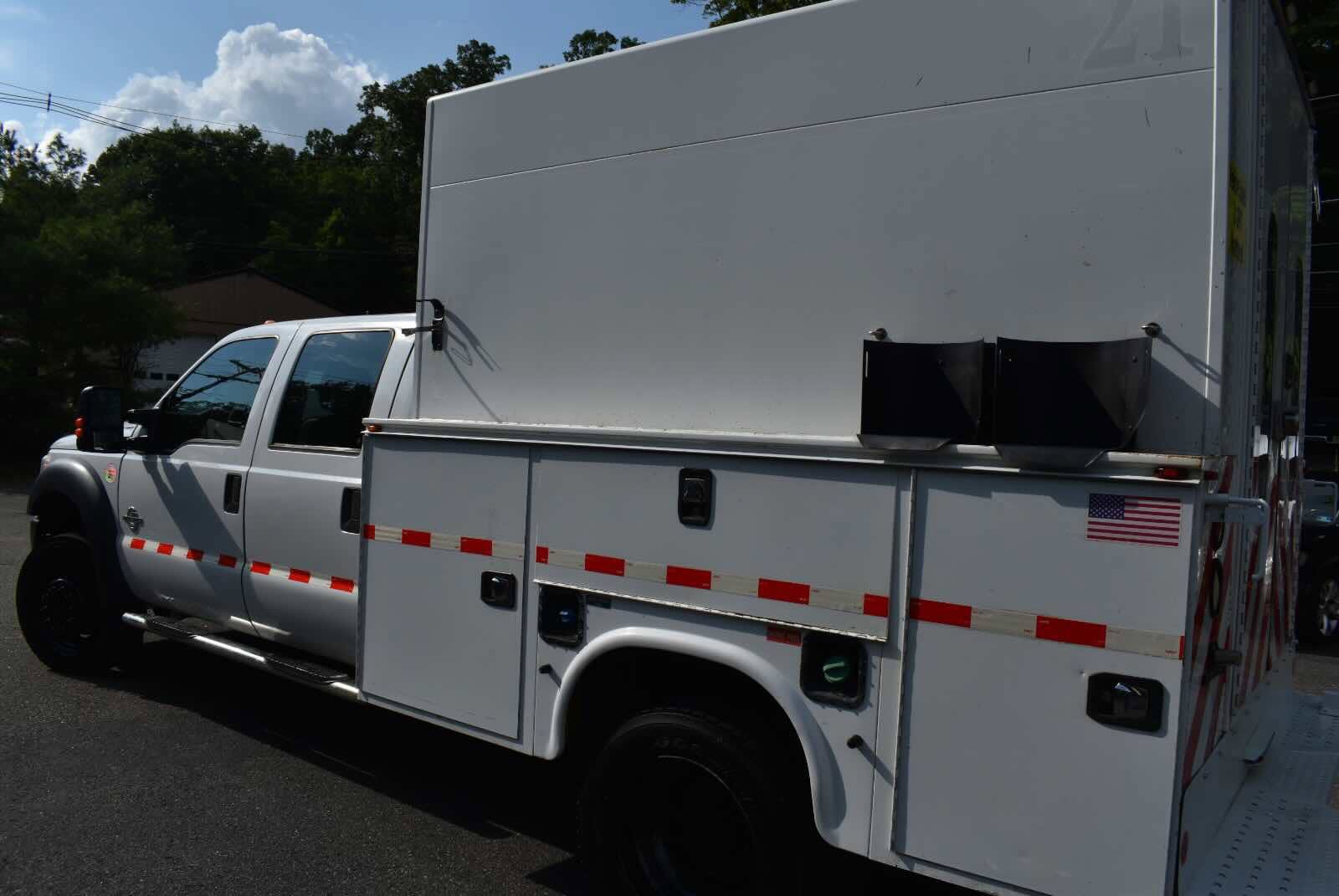 Used 2015 Ford F550 2WD Crew Cab Super Duty w/ Power Equipment Group image 52