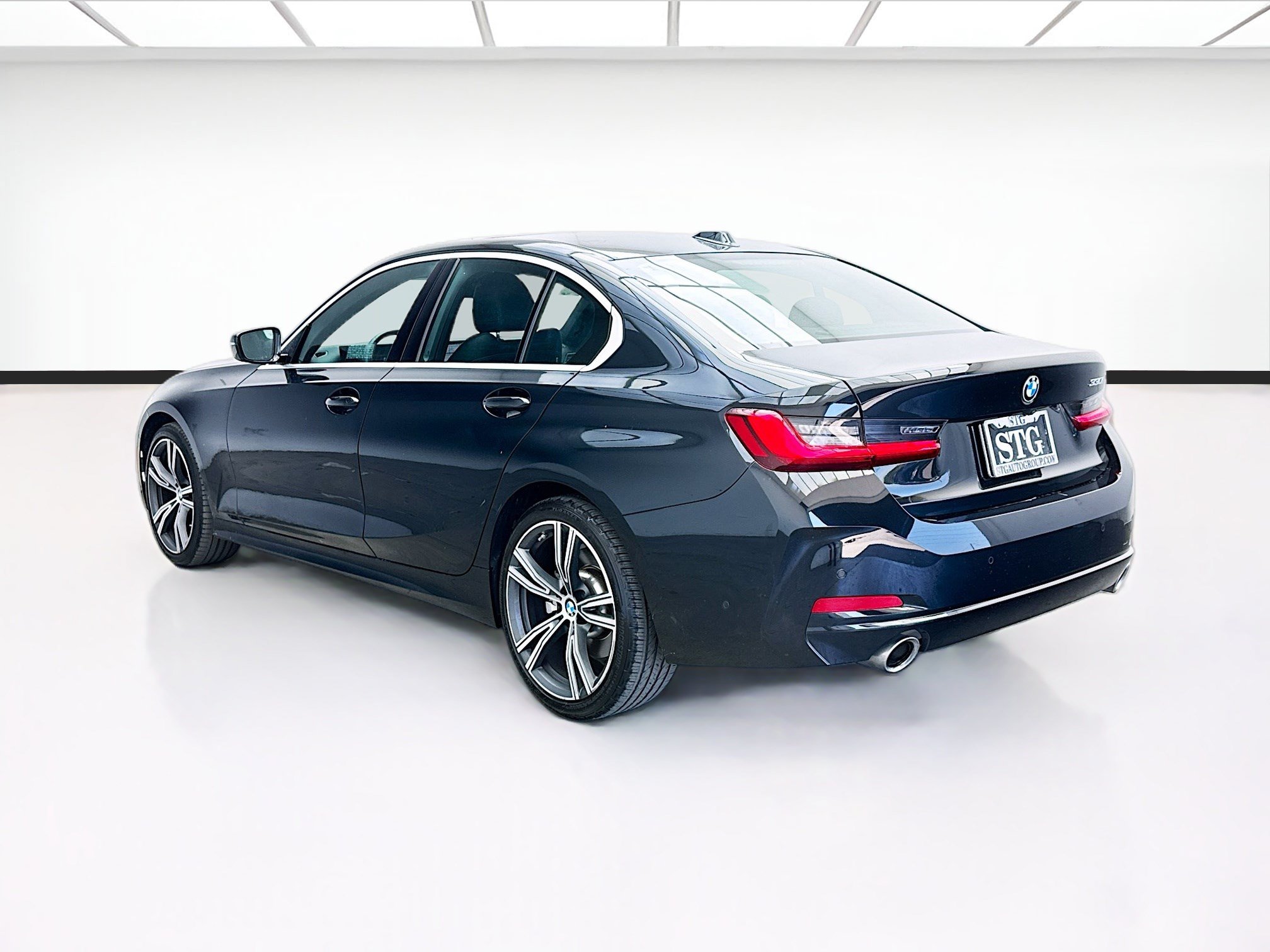 Used 2024 BMW 330i Sedan w/ Convenience Package RWD image 6