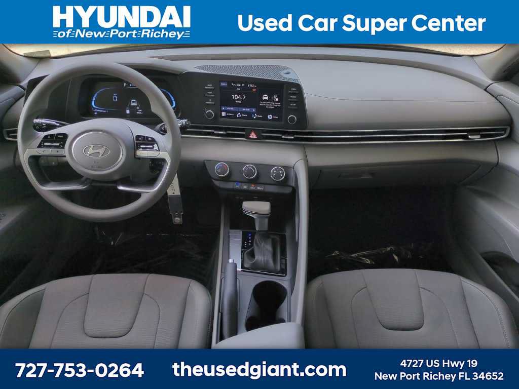 Certified 2025 Hyundai Elantra SE FWD image 15