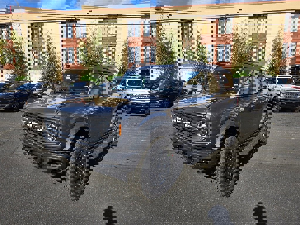 New 2025 Ford Bronco Big Bend w/ Black Diamond Package