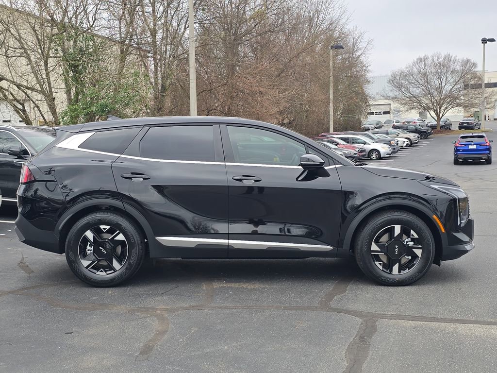New 2026 Kia Sportage LX image 2