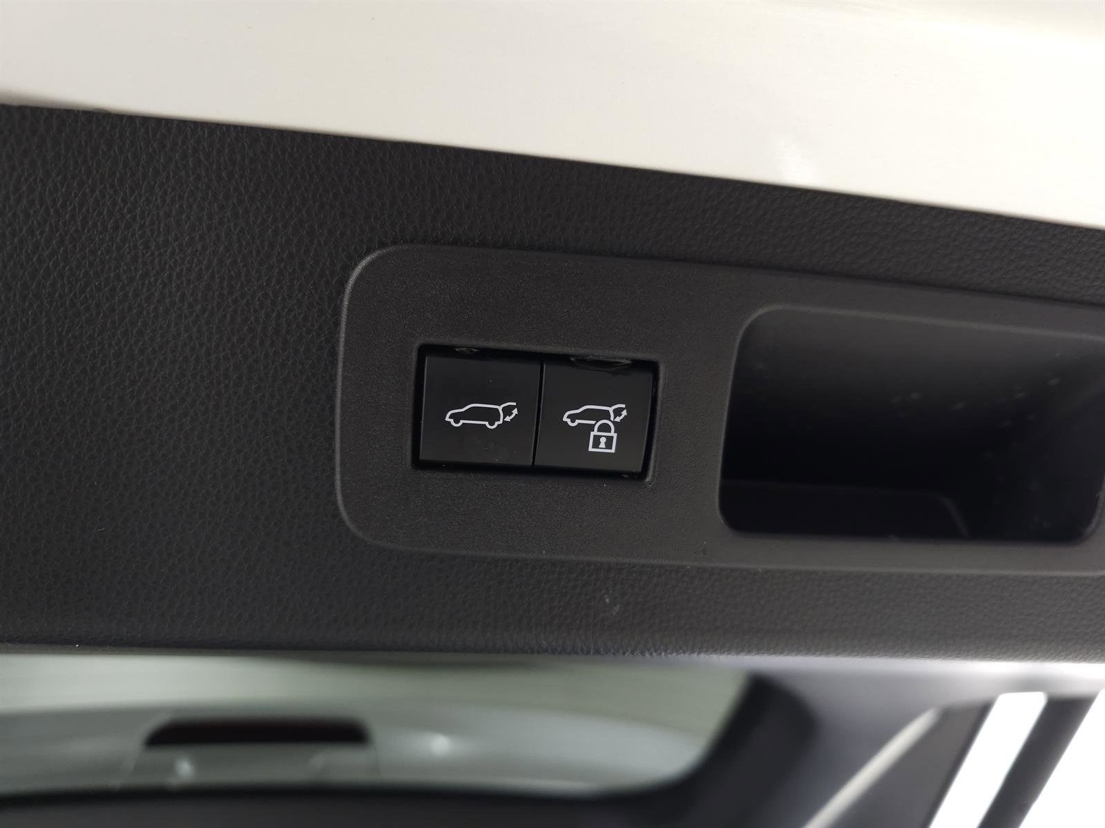 Used 2024 Lexus LX 600 4WD w/ Appearance Package image 9