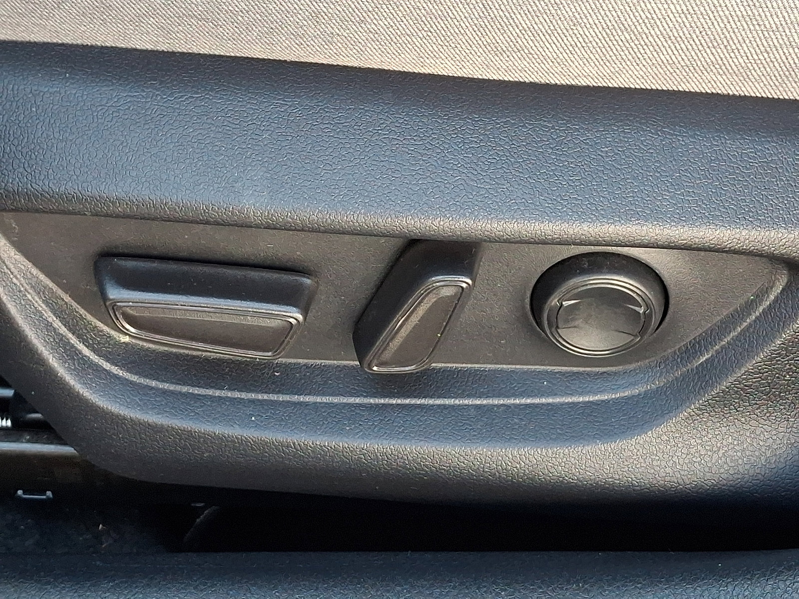 Used 2025 Toyota Camry LE w/ Convenience Package image 28