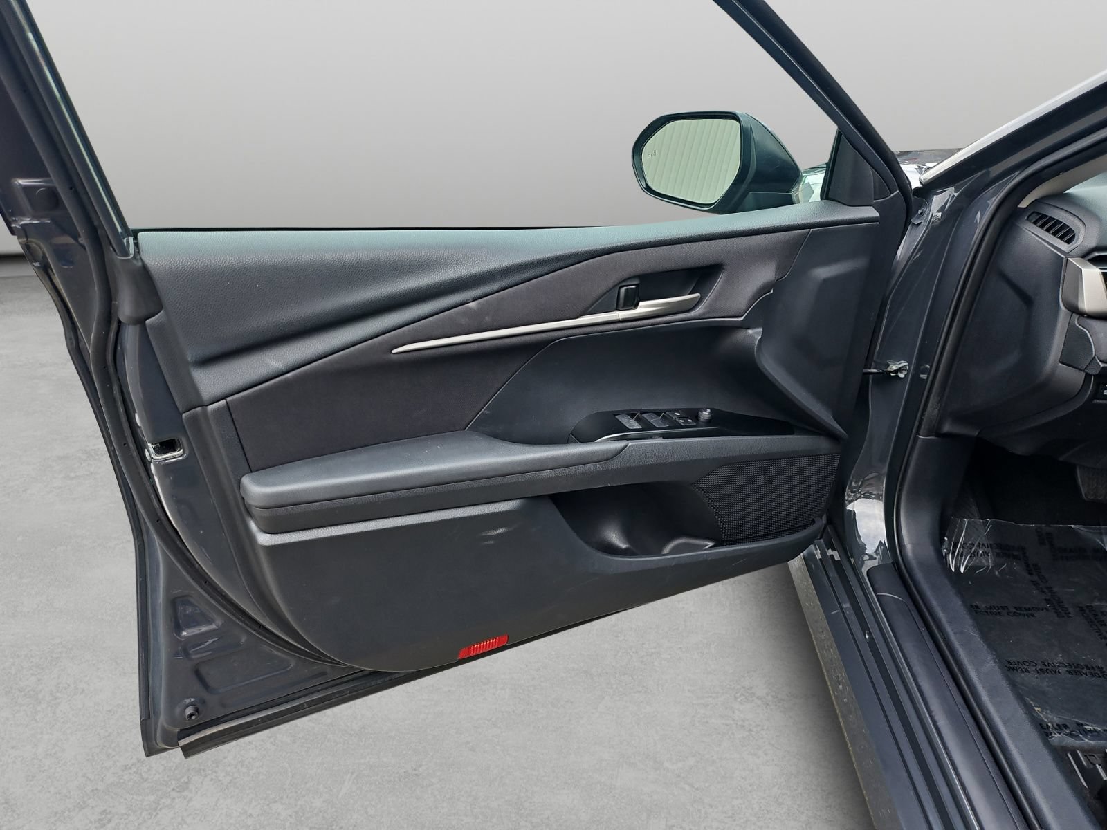 Used 2025 Toyota Camry LE FWD image 34