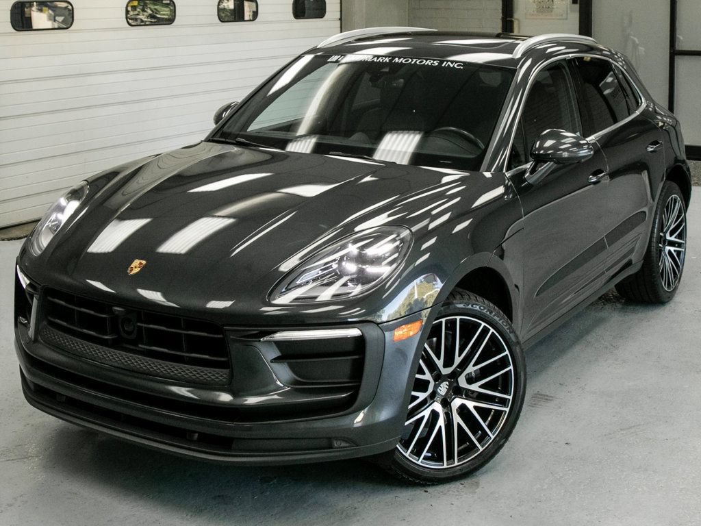 Used 2024 Porsche Macan Turbo AWD/4WD image 8