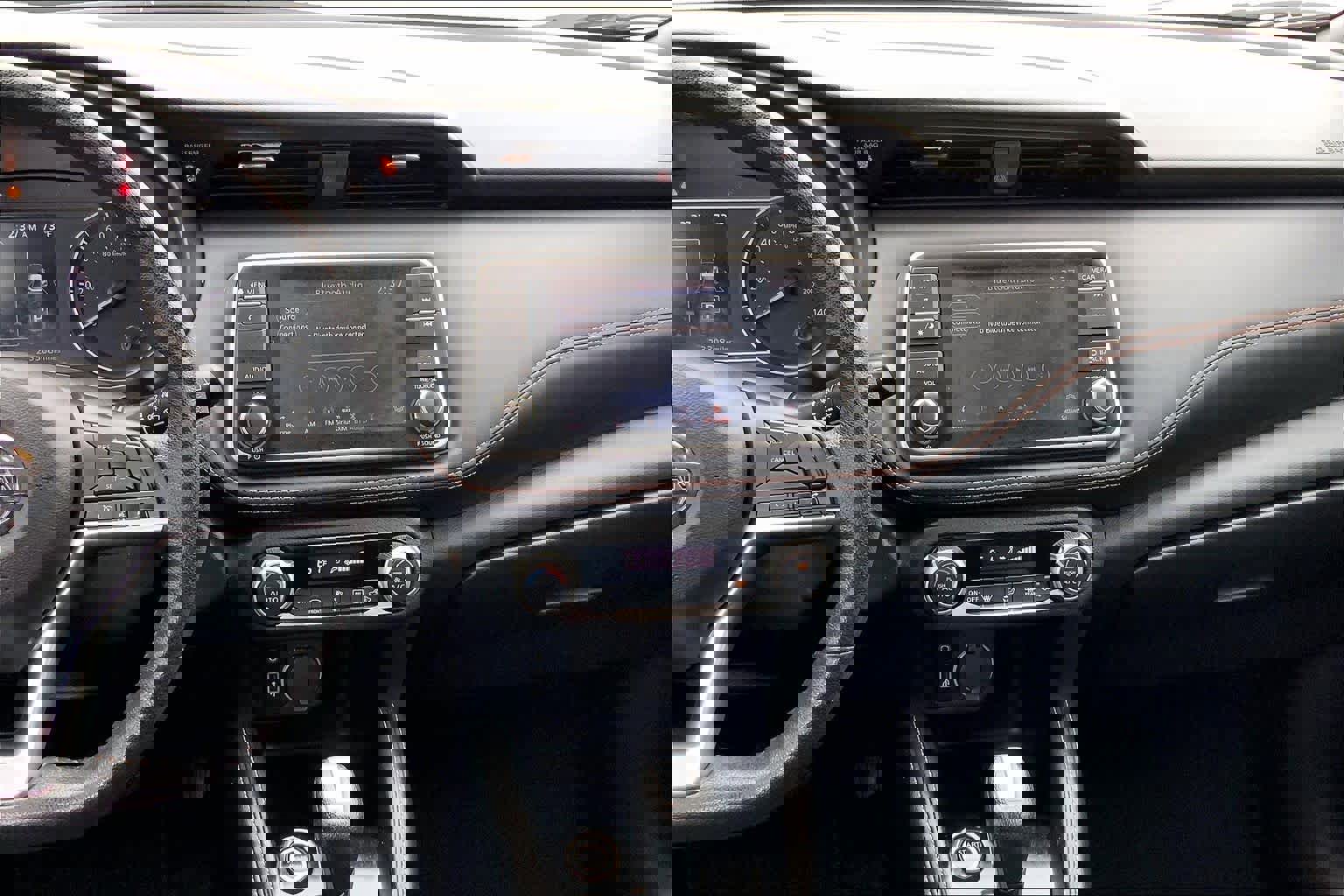 Used 2019 Nissan Kicks SR image 7