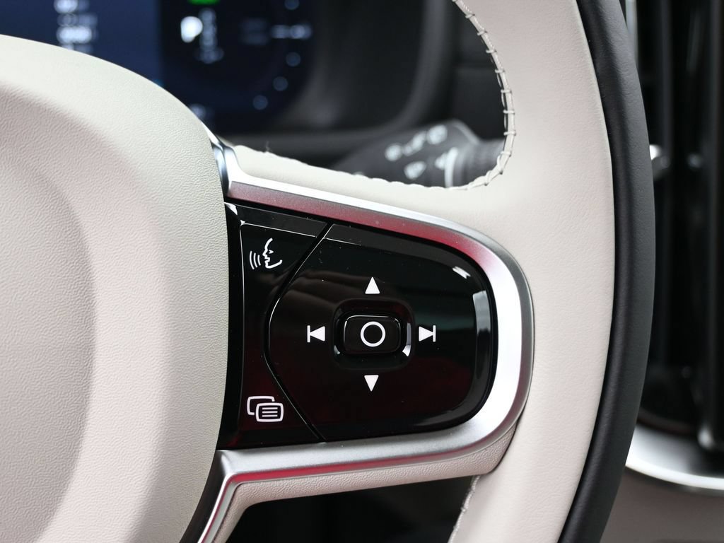 New 2026 Volvo XC90 T8 Ultra w/ Protection Package Premier AWD/4WD image 10