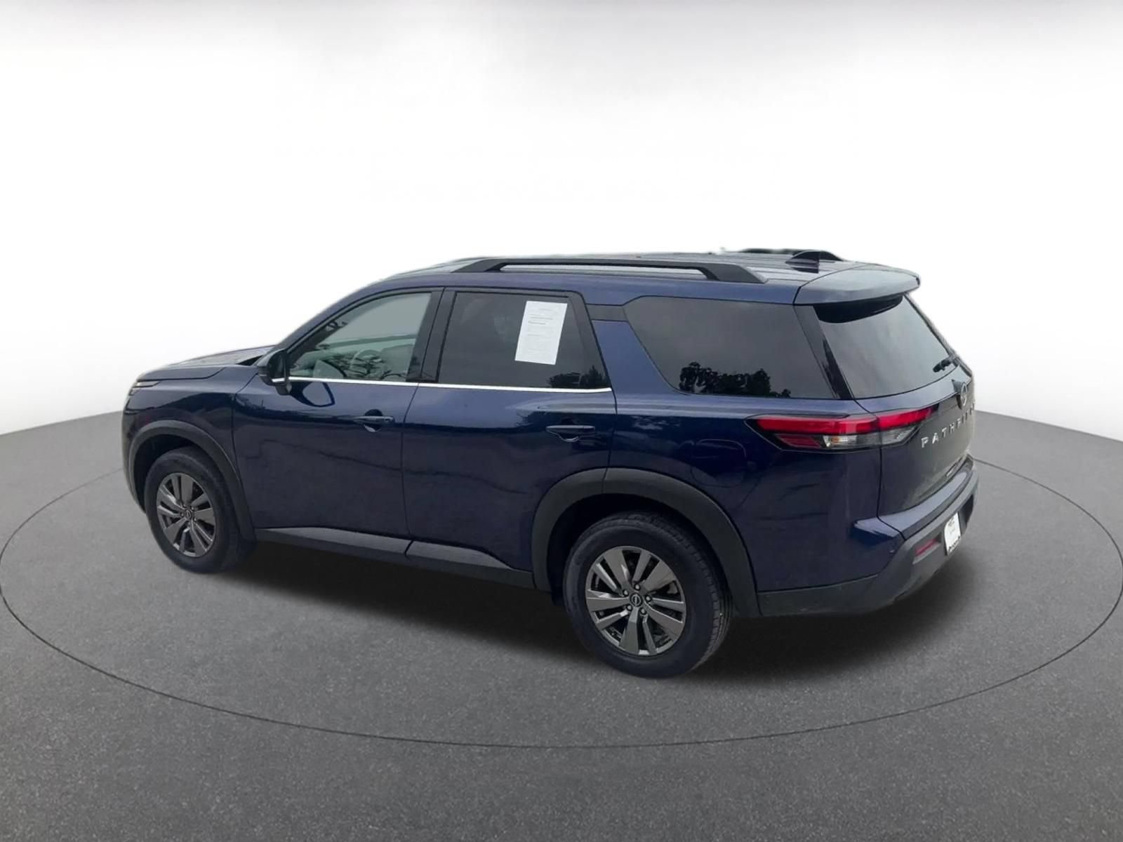 Used 2025 Nissan Pathfinder SV AWD/4WD image 8