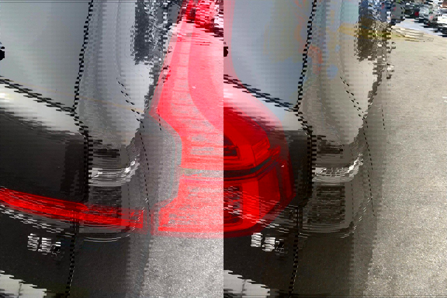 Used 2022 Volvo XC60 B5 Momentum w/ Climate Package image 31