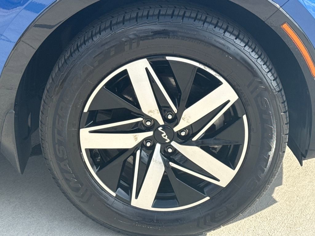 Used 2022 Kia Sorento S image 11