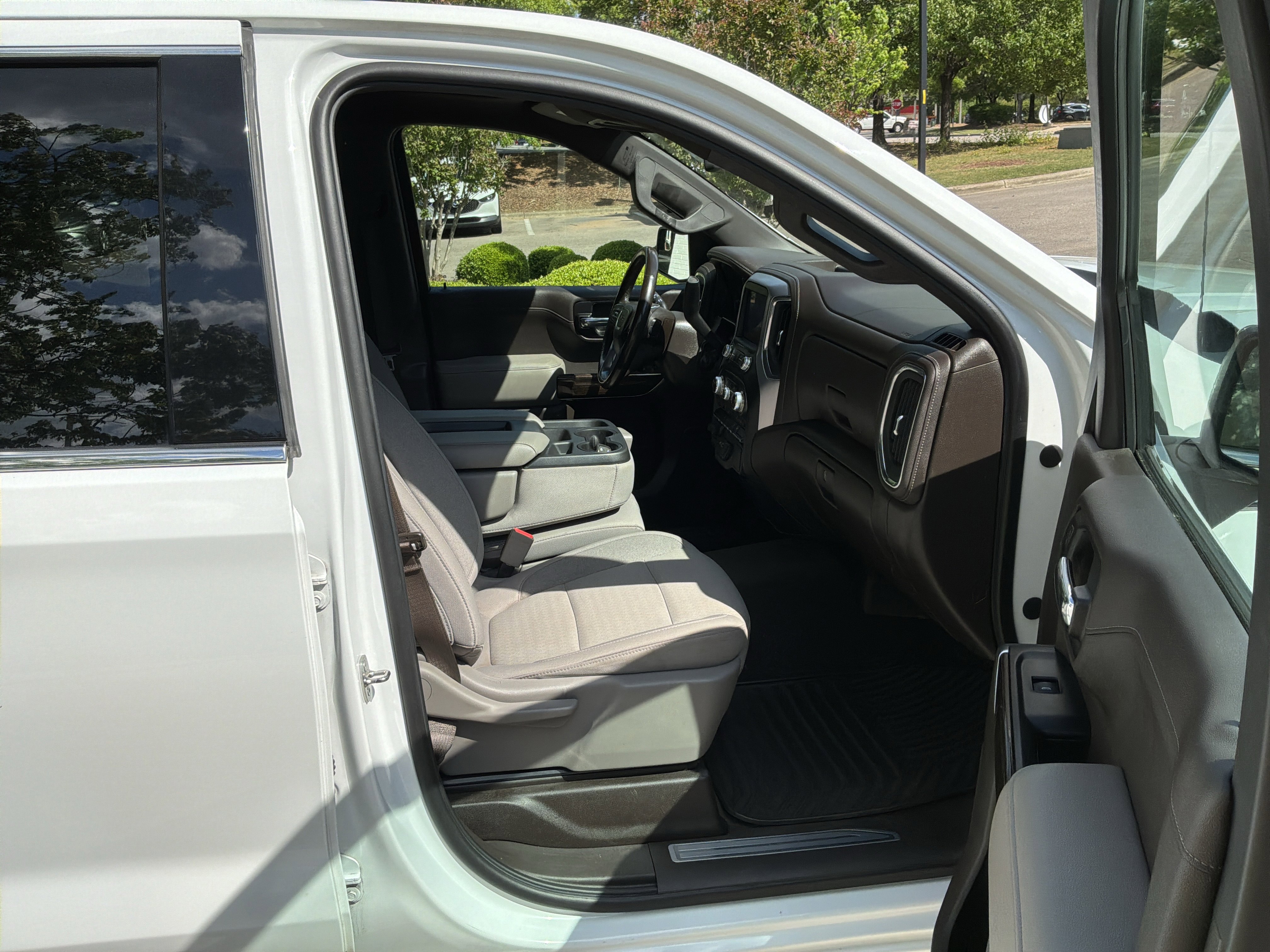 Used 2020 GMC Sierra 1500 SLE w/ SLE Value Package AWD/4WD image 32
