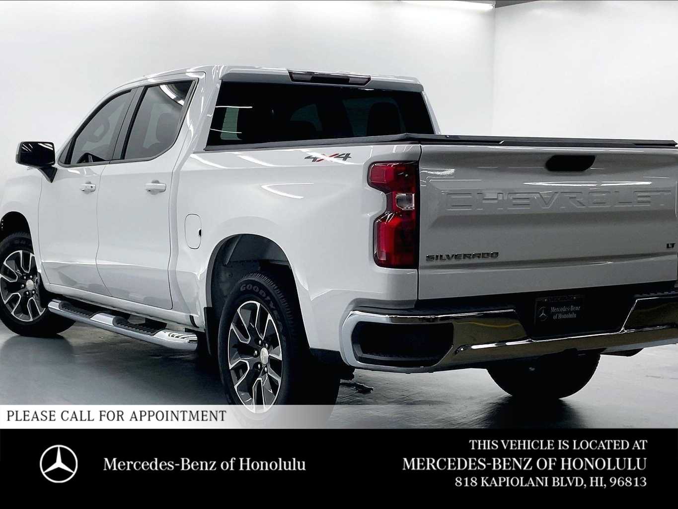 Used 2023 Chevrolet Silverado 1500 LT AWD/4WD image 1