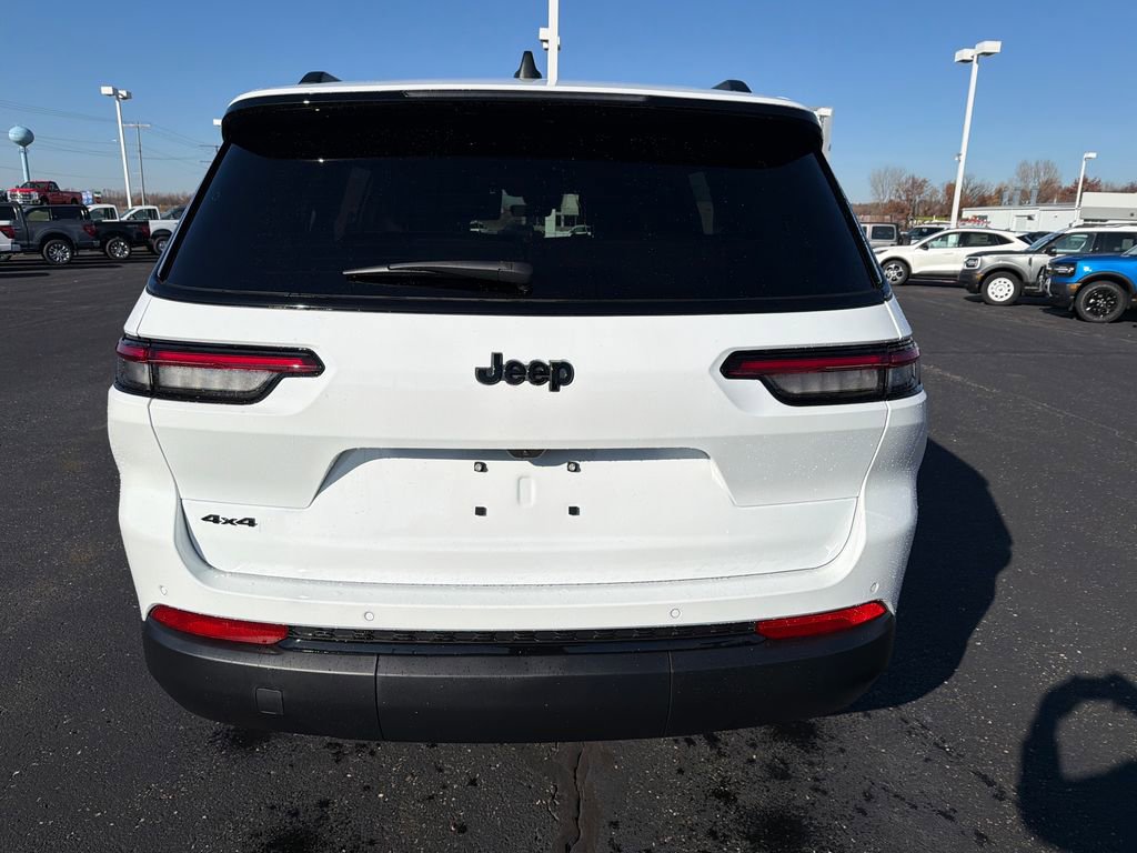 New 2025 Jeep Grand Cherokee L Altitude image 4