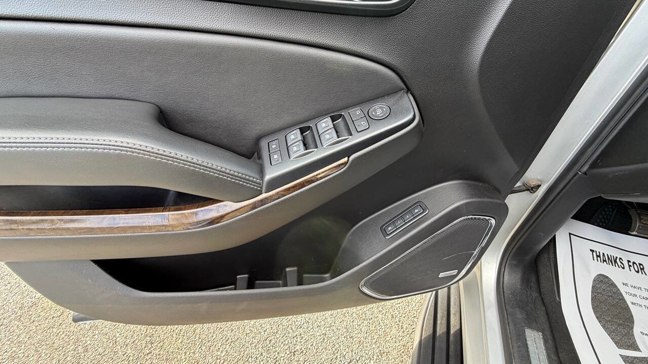 Used 2020 Chevrolet Suburban LT image 13