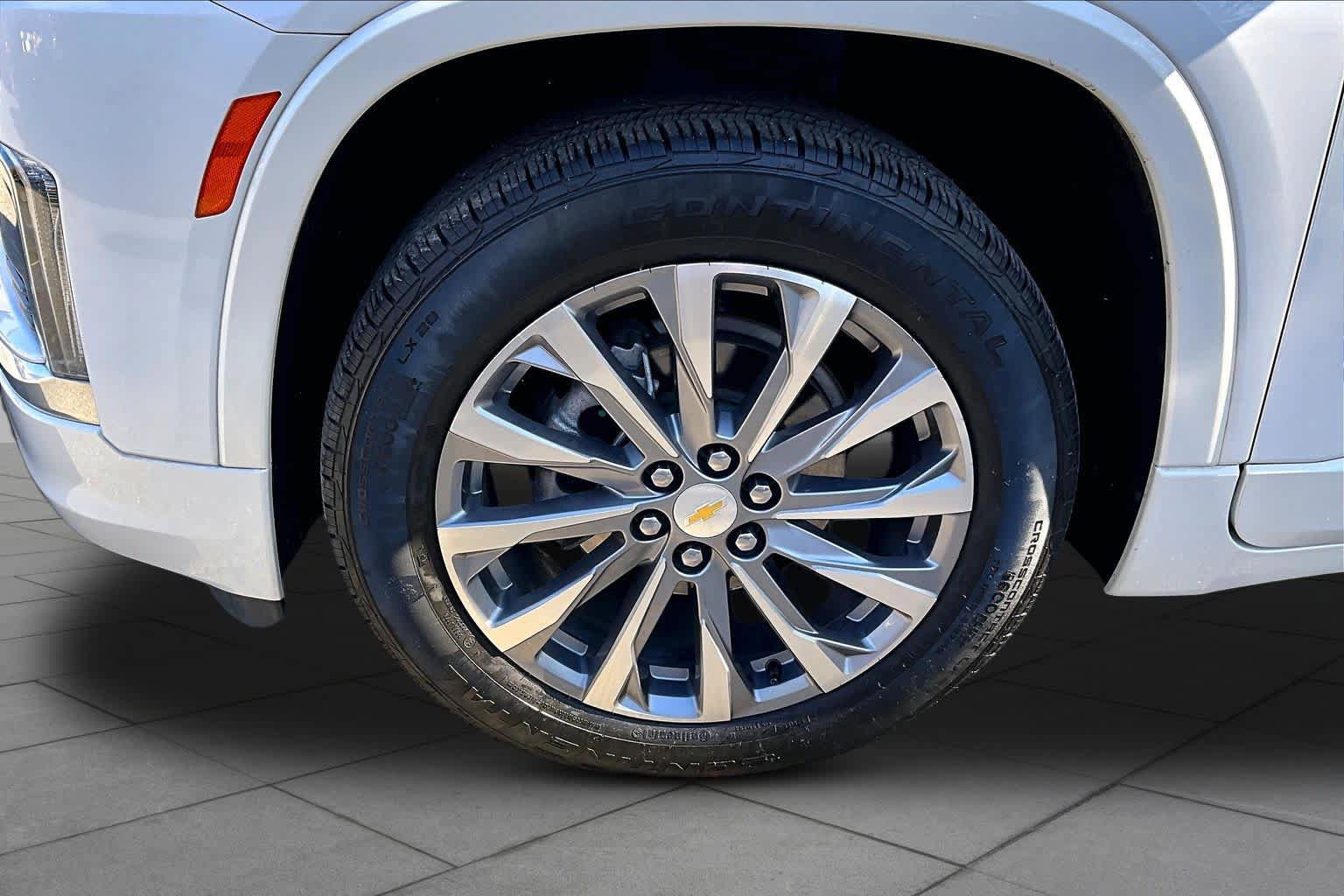 Used 2023 Chevrolet Traverse Premier AWD/4WD image 11