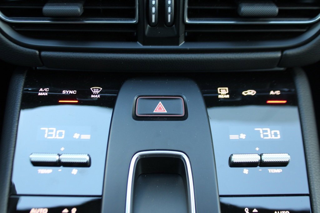 Used 2025 Porsche Macan image 31