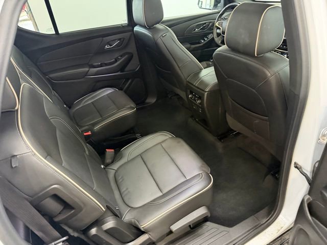 Used 2023 Chevrolet Traverse Premier w/ Redline Edition AWD/4WD image 39