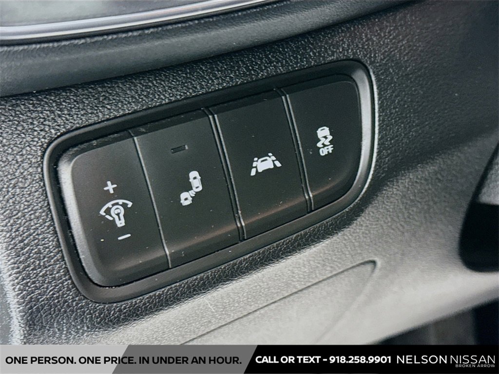 Used 2019 Hyundai Santa Fe SEL image 10