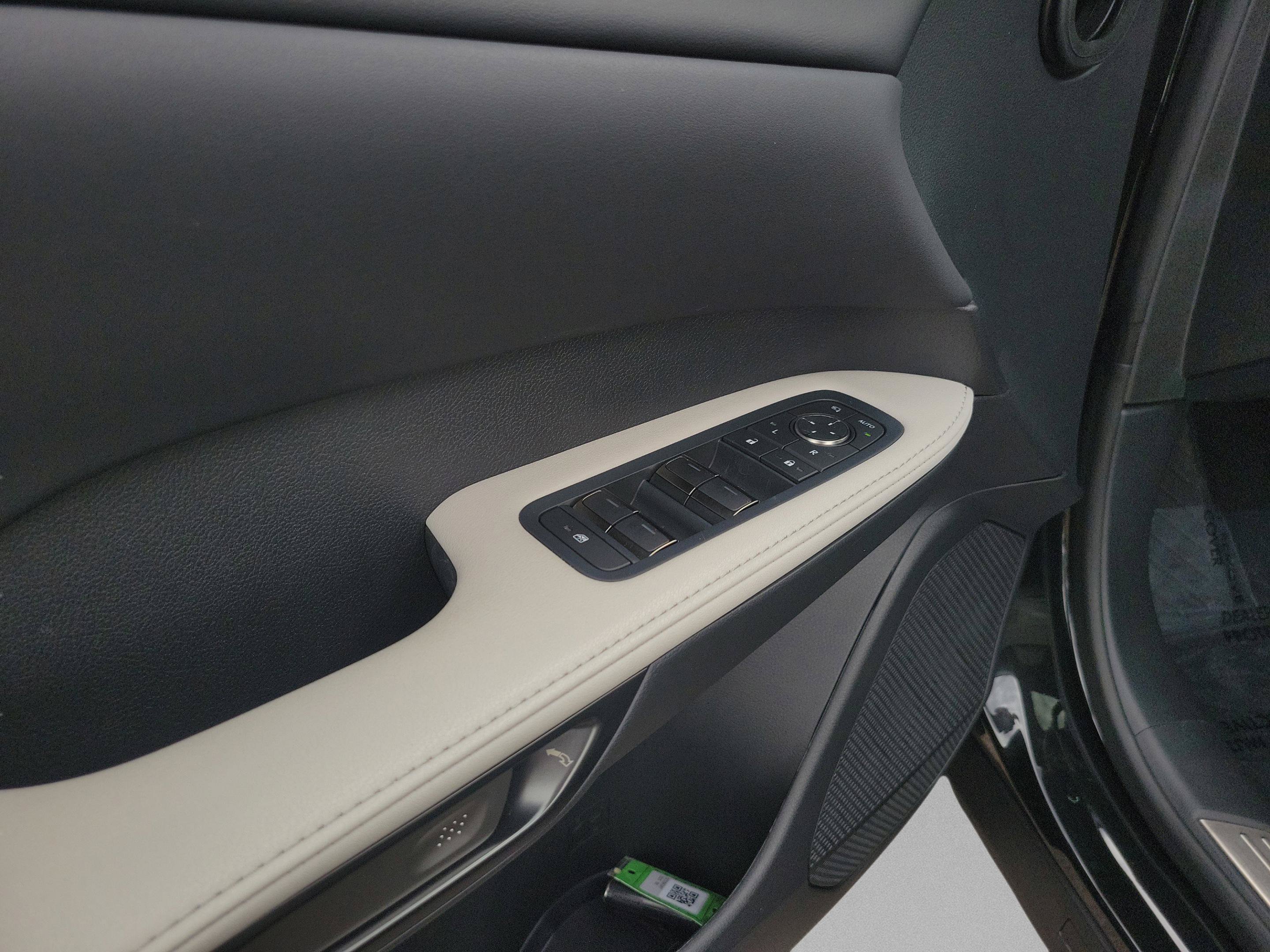 Used 2025 Lexus RX 350 Premium w/ Convenience Package FWD image 17
