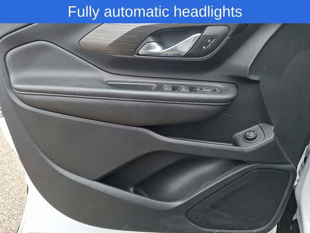 Used 2023 GMC Terrain SLT w/ Elevation Edition image 15