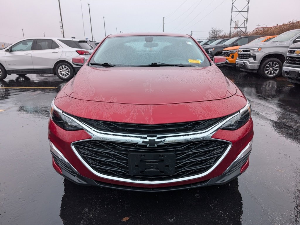 Used 2022 Chevrolet Malibu RS image 2