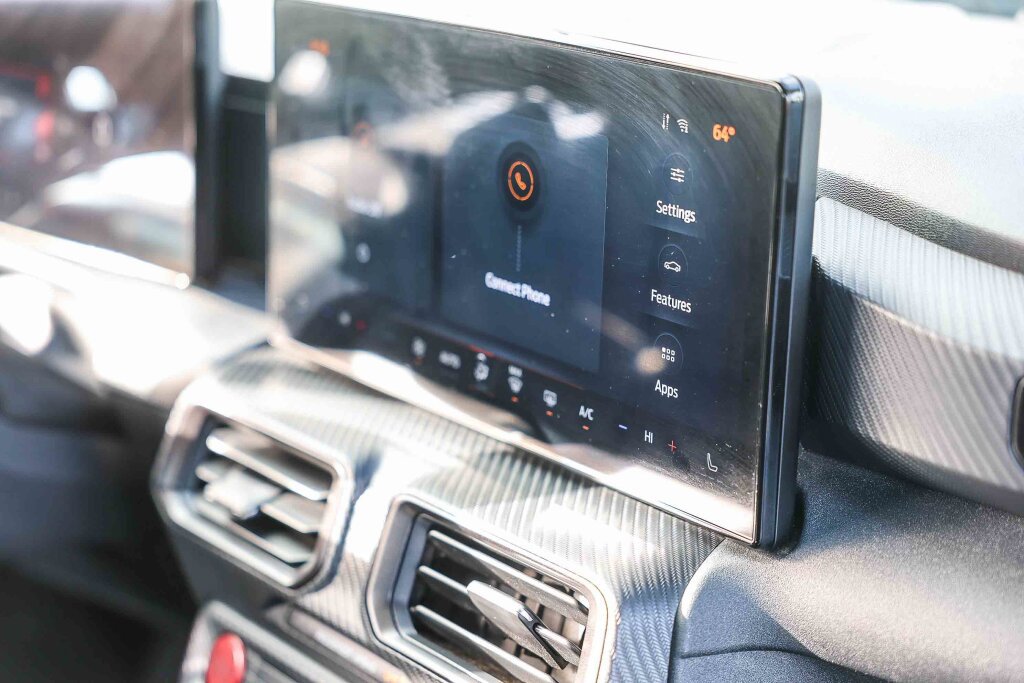 Used 2024 Ford Mustang Convertible image 5